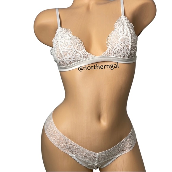 2 Bralettes Bundle-Victoria’s Secret Unlined Lacey Bralette - Picture 3 of 12